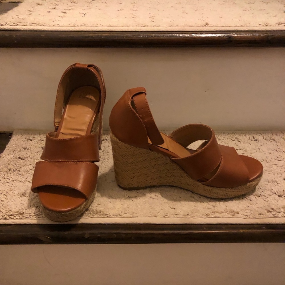 Women’s Tan Espadrille Wedge Sandals